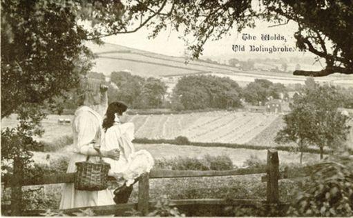 Postcard of a view of the wolds old bolingbroke